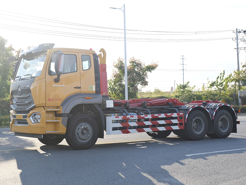 重汽浩瀚後雙橋18方勾臂垃圾車(chē)